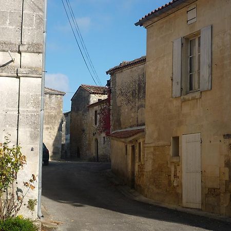 Chambres D'Hotes L'En Haut Des Vignes Mérignac Exteriér fotografie