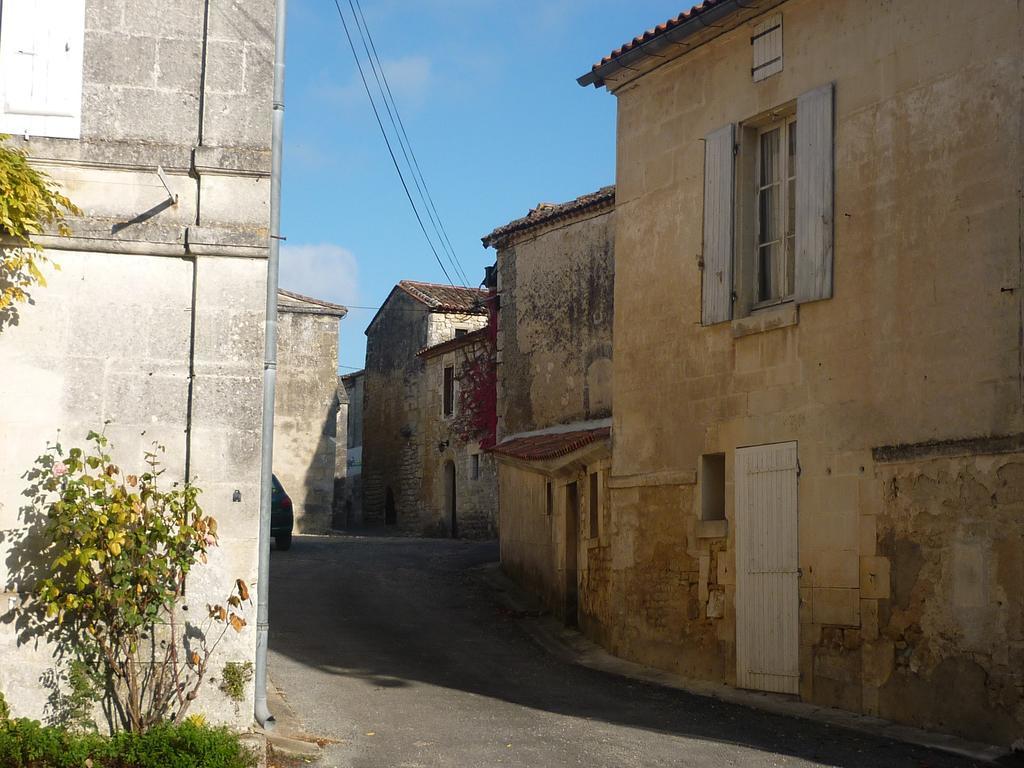 Chambres D'Hotes L'En Haut Des Vignes Mérignac Exteriér fotografie