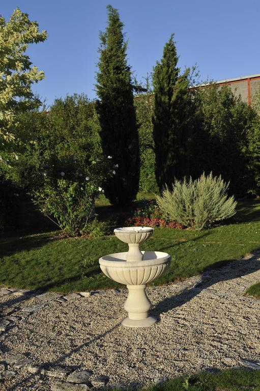 Chambres D'Hotes L'En Haut Des Vignes Mérignac Exteriér fotografie